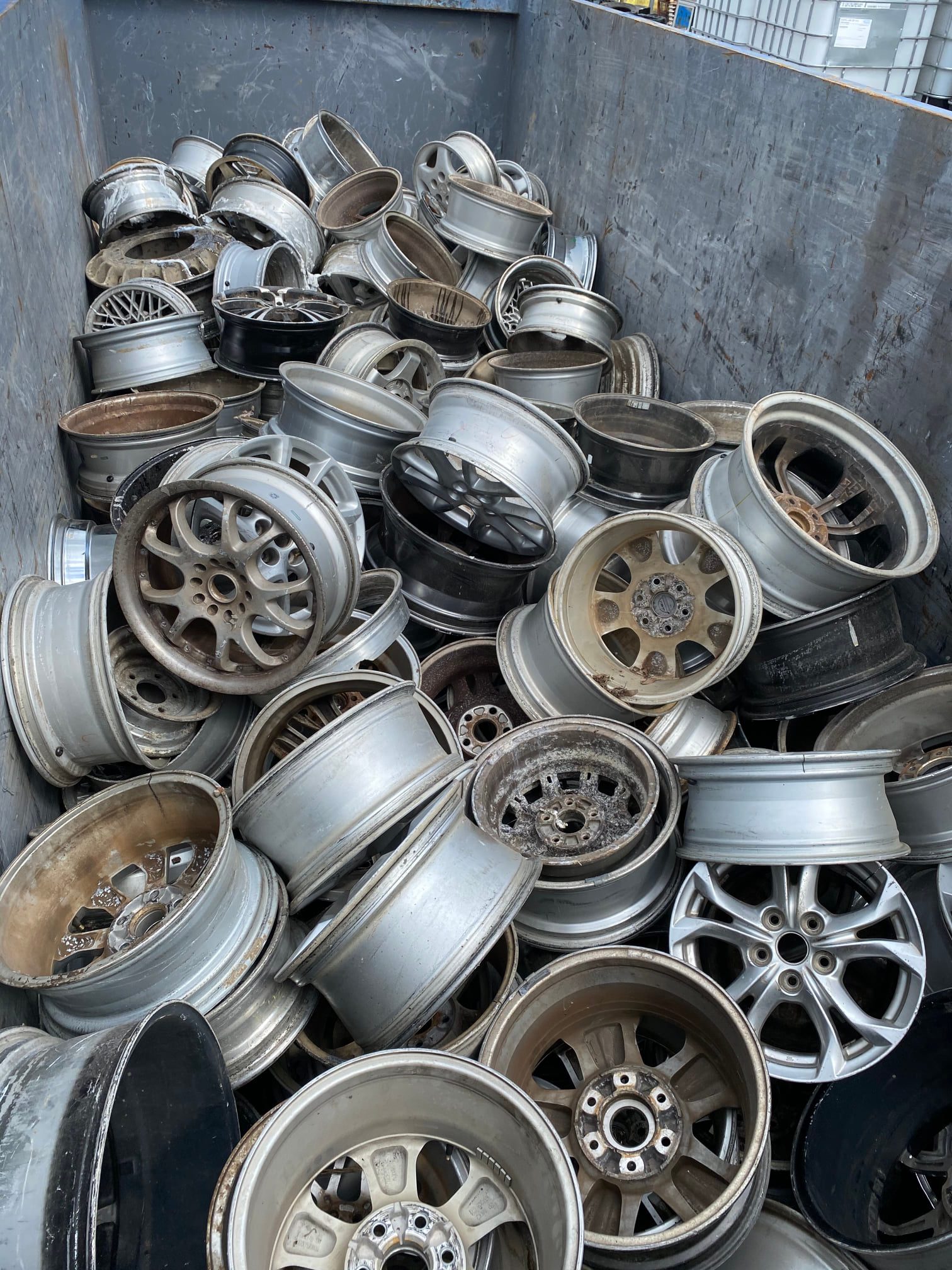 commercial metal recycling